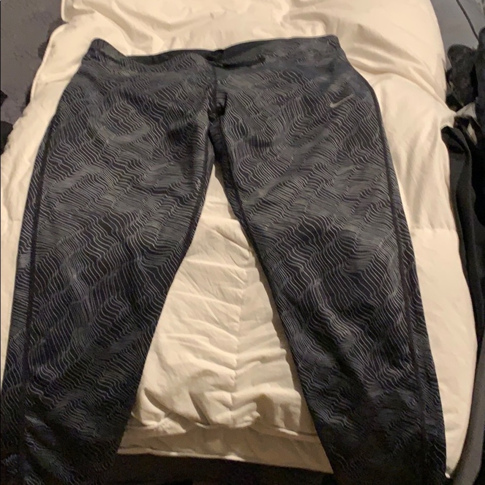 Nike workout calf pant